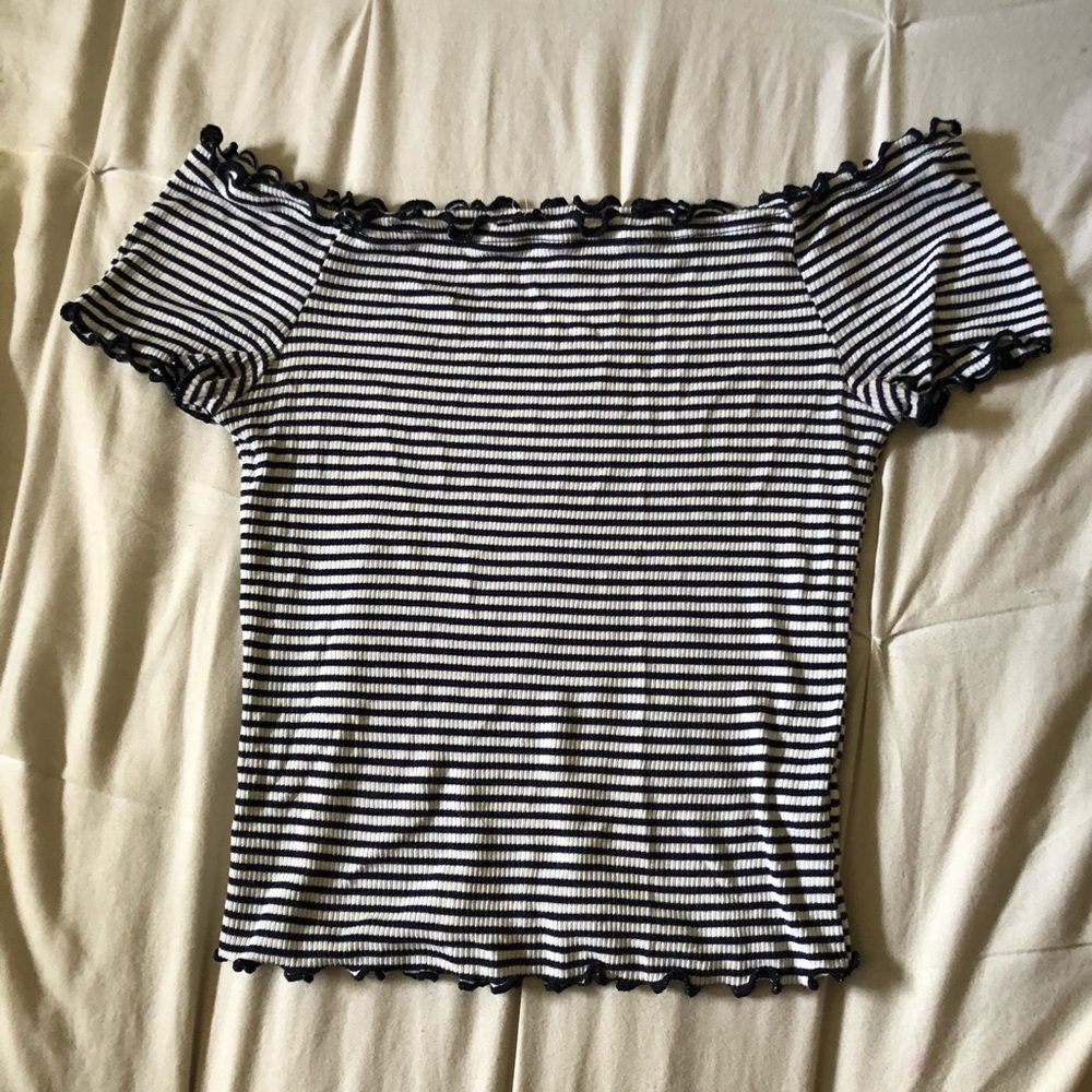 Off shoulder crop top